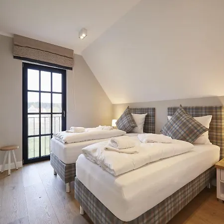 Reetland am Meer - Luxus Reetdachvilla mit 3 Schlafzimmern, Sauna und Kamin F12 Dranske Exterior foto
