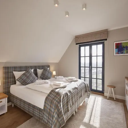 Reetland am Meer - Luxus Reetdachvilla mit 3 Schlafzimmern, Sauna und Kamin F12 Dranske Exterior foto