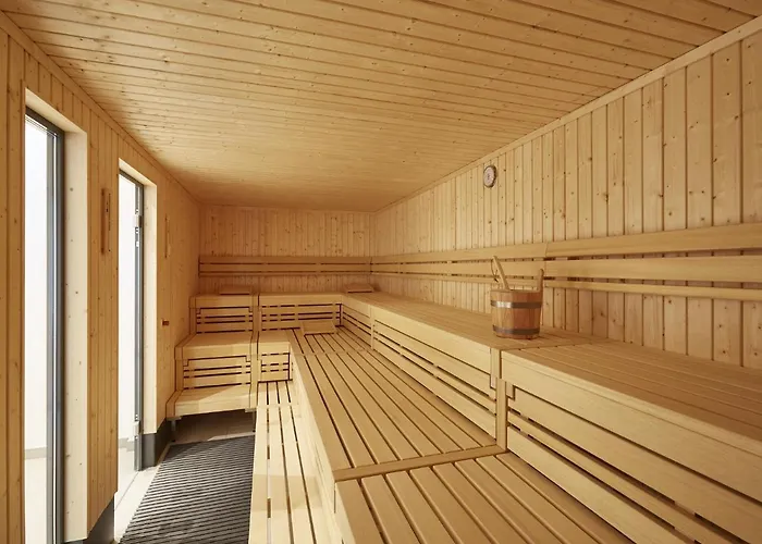 Reetland am Meer - Luxus Reetdachvilla mit 3 Schlafzimmern, Sauna und Kamin F12