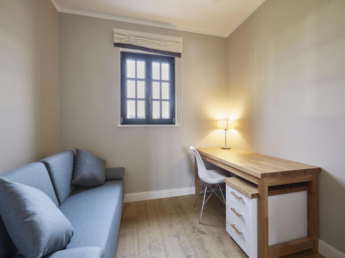 Ferienhaus Reetland Am - Luxus Reetdachvilla Mit 3 Schlafzimmern, Sauna Und Kamin F12
