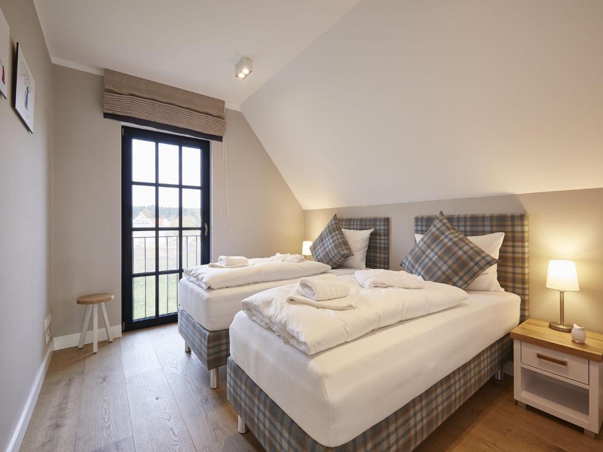 Ferienhaus Reetland Am - Luxus Reetdachvilla Mit 3 Schlafzimmern, Sauna Und Kamin F12