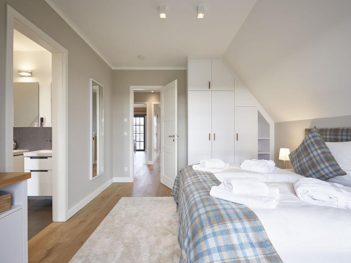 Reetland Am - Luxus Reetdachvilla Mit 3 Schlafzimmern, Sauna Und Kamin F12 Ferienhaus