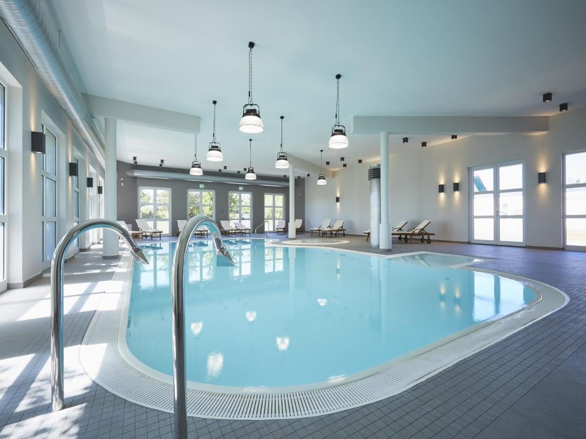 Reetland Am - Luxus Reetdachvilla Mit 3 Schlafzimmern, Sauna Und Kamin F12 Ferienhaus